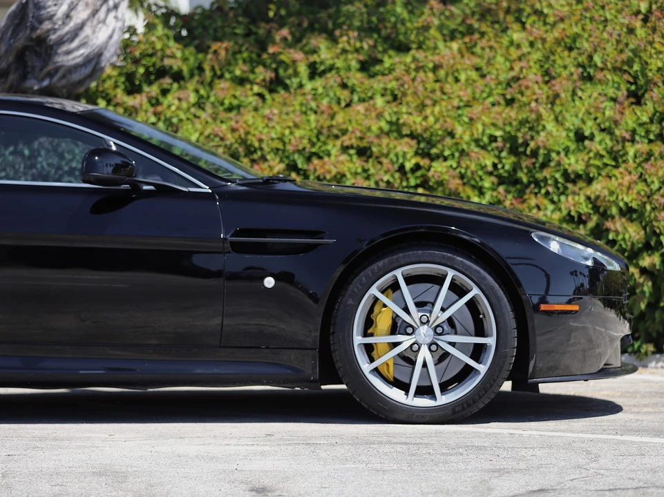 2014 Aston Martin V8 Vantage (2006-2017) - Image 16 of 31