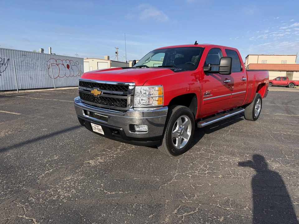 2014 Chevrolet Silverado Heavy Duty 2nd Gen - Image 2 of 31