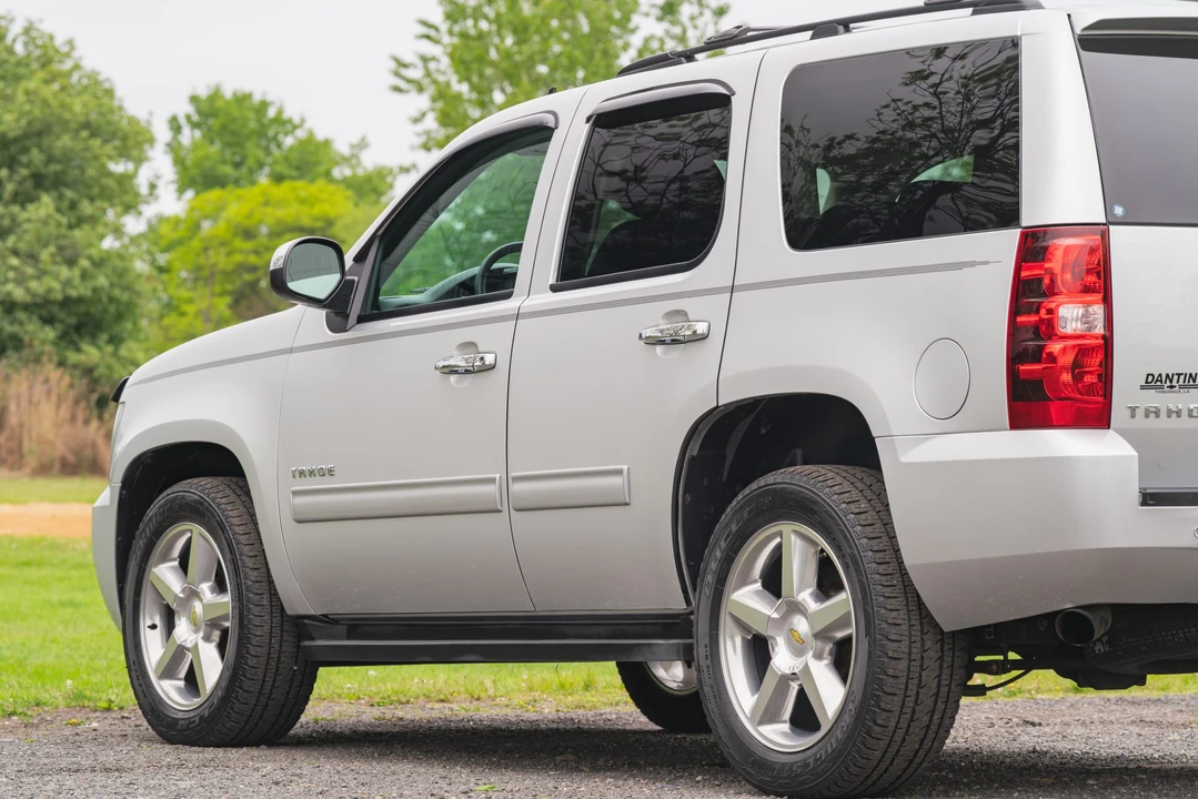 2014 Chevrolet Tahoe 3rd Gen - Image 24 of 31