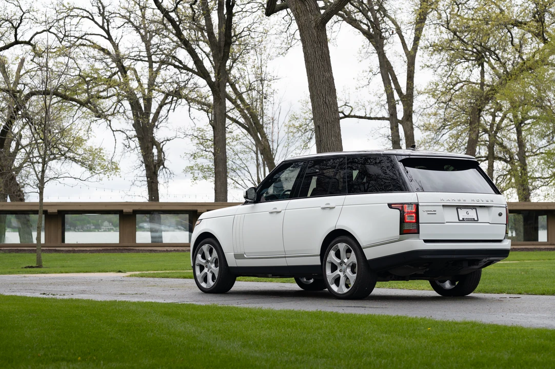 2015 Land Rover Range Rover L405 - Image 14 of 31