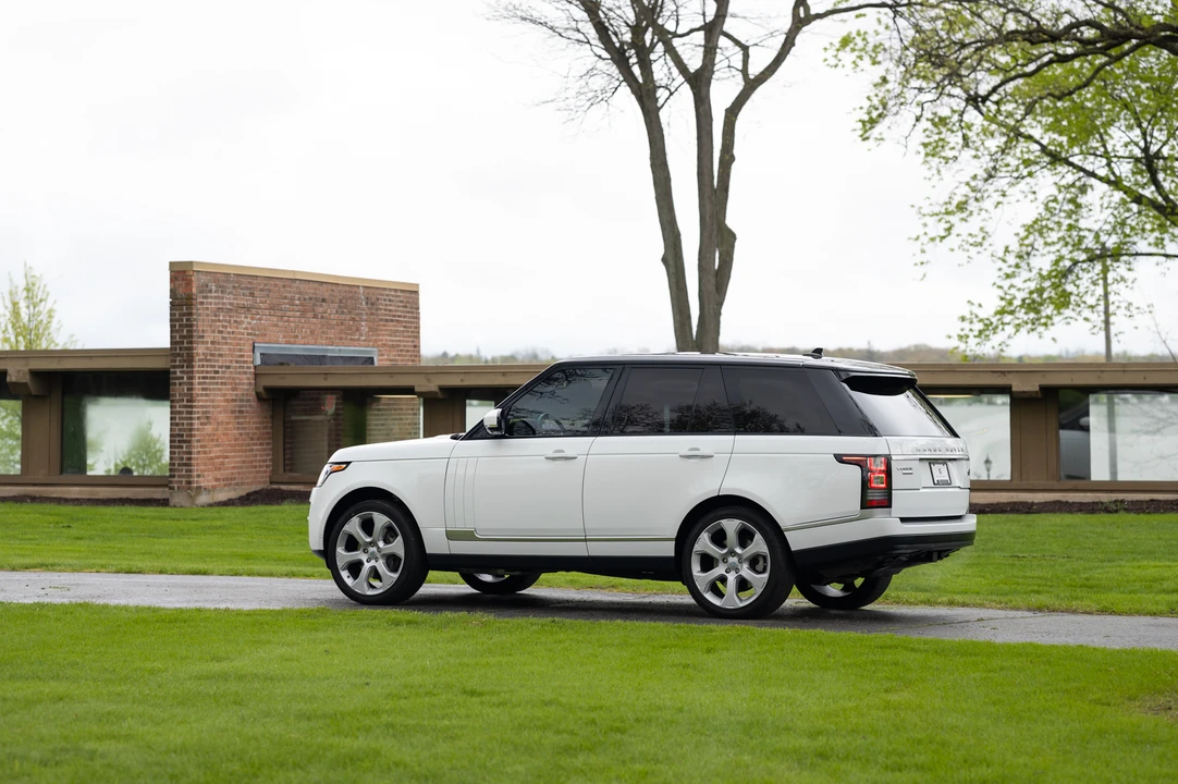 2015 Land Rover Range Rover L405 - Image 13 of 31