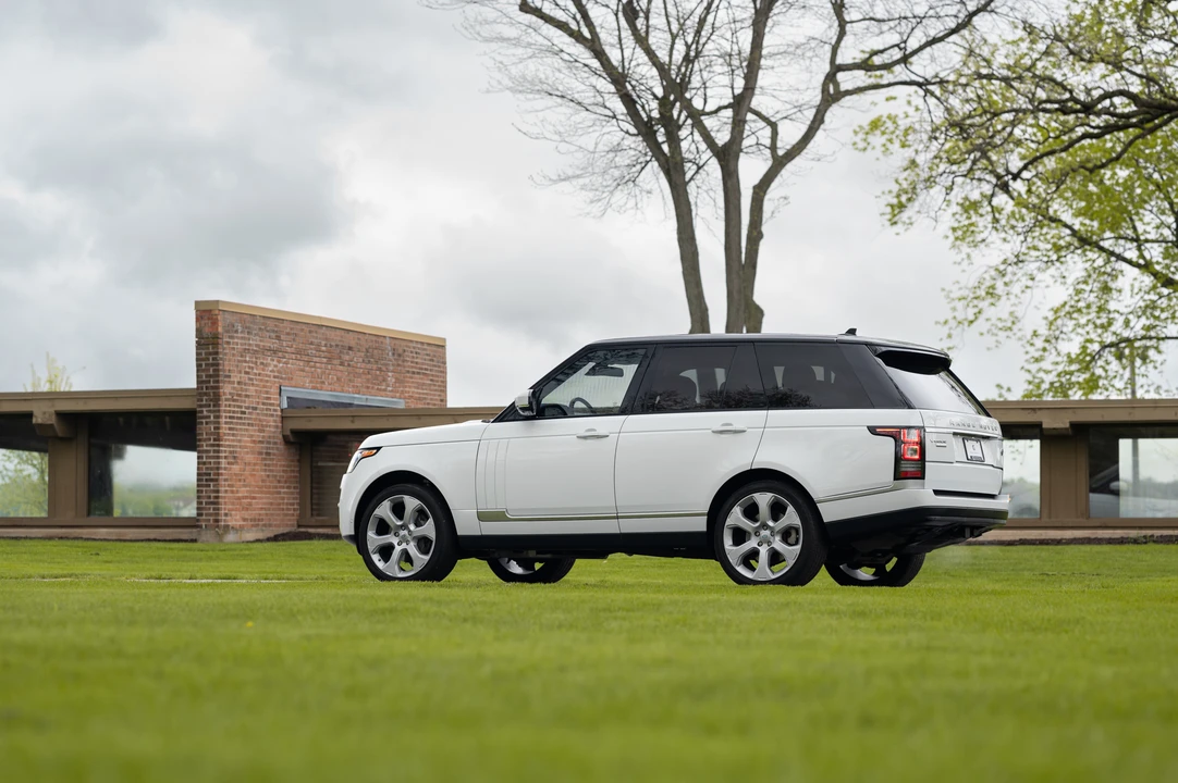 2015 Land Rover Range Rover L405 - Image 12 of 31