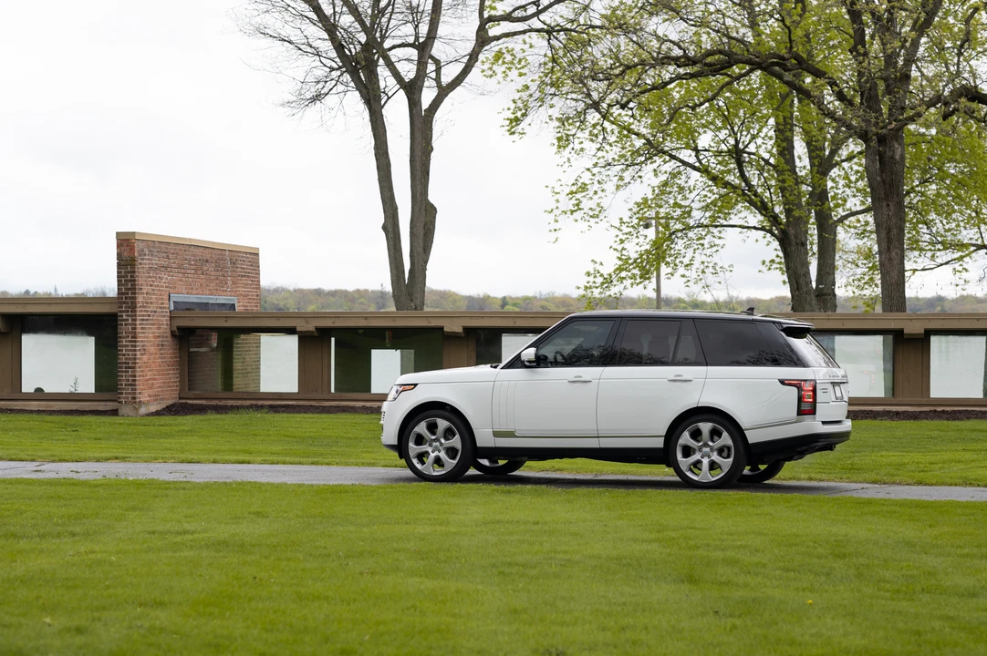 2015 Land Rover Range Rover L405 - Image 11 of 31