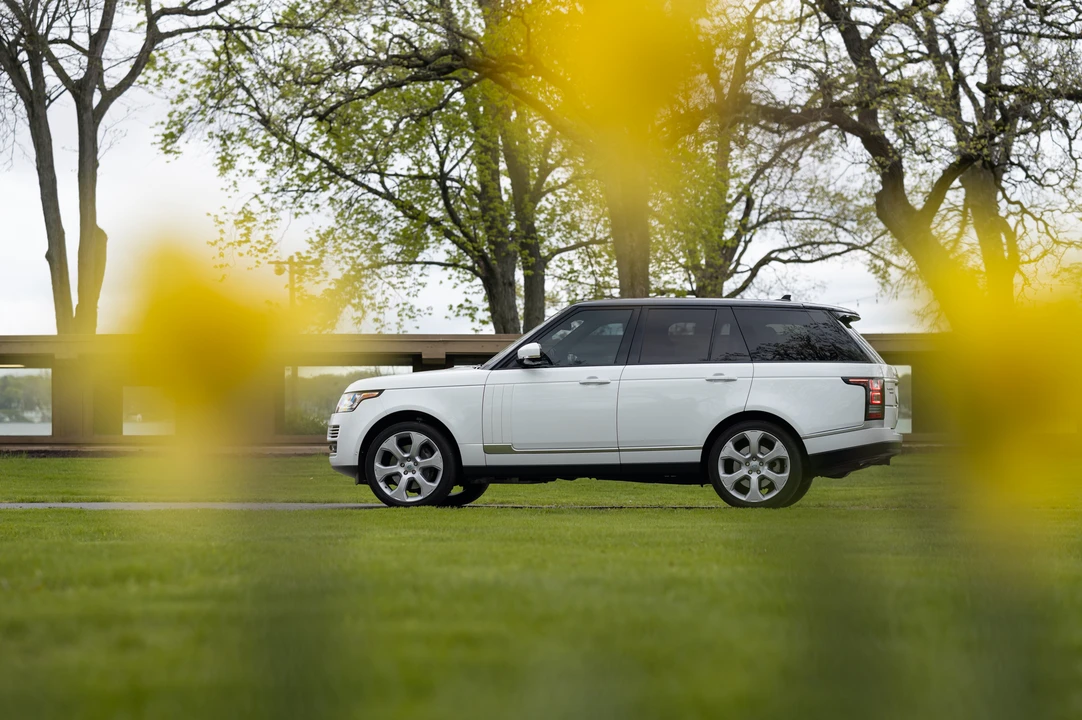 2015 Land Rover Range Rover L405 - Image 9 of 31