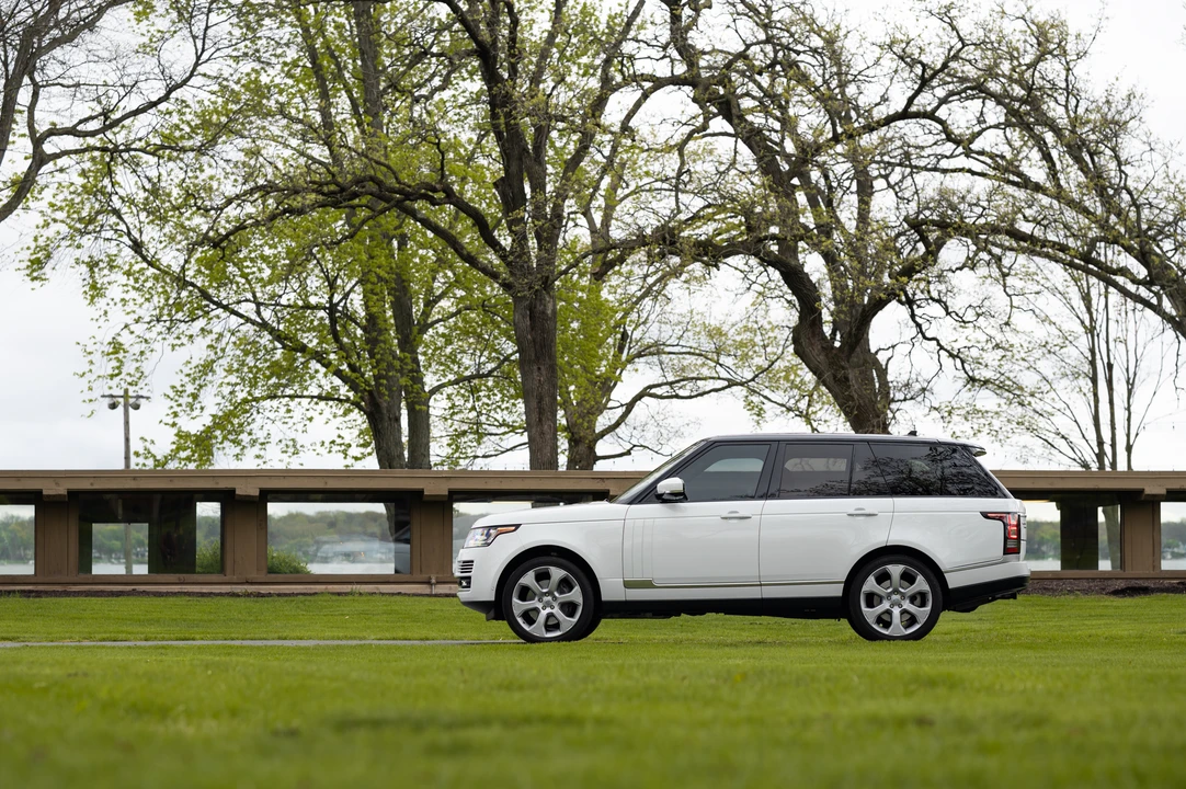 2015 Land Rover Range Rover L405 - Image 8 of 31