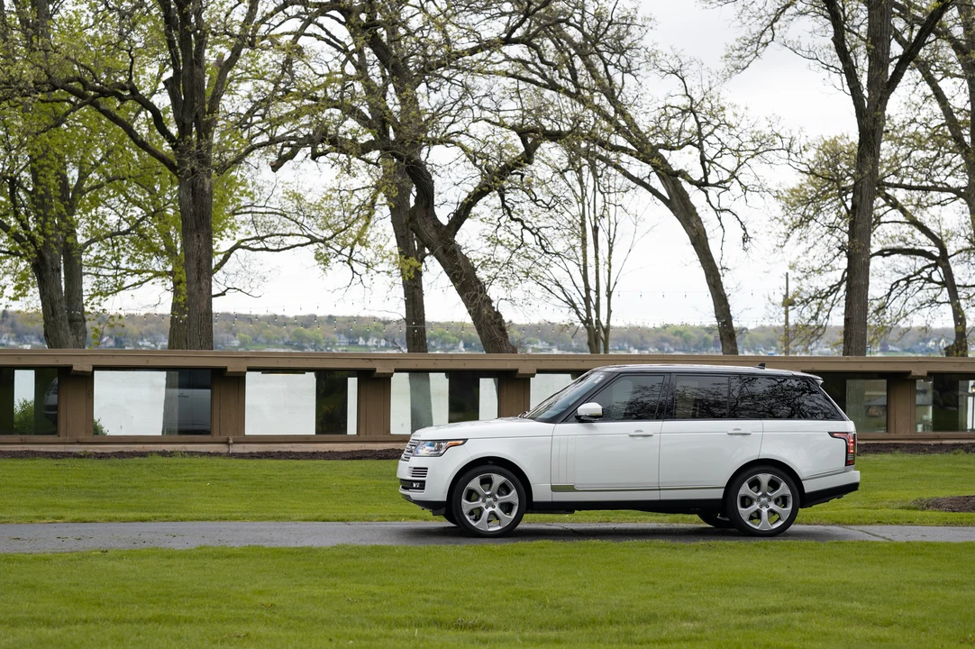 2015 Land Rover Range Rover L405 - Image 7 of 31