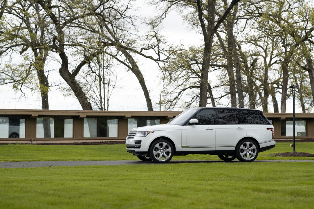 2015 Land Rover Range Rover L405 - Image 6 of 31