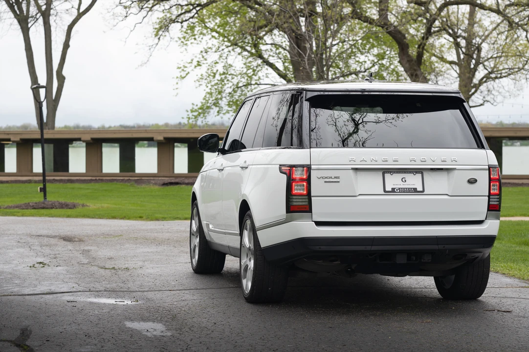 2015 Land Rover Range Rover L405 - Image 18 of 31