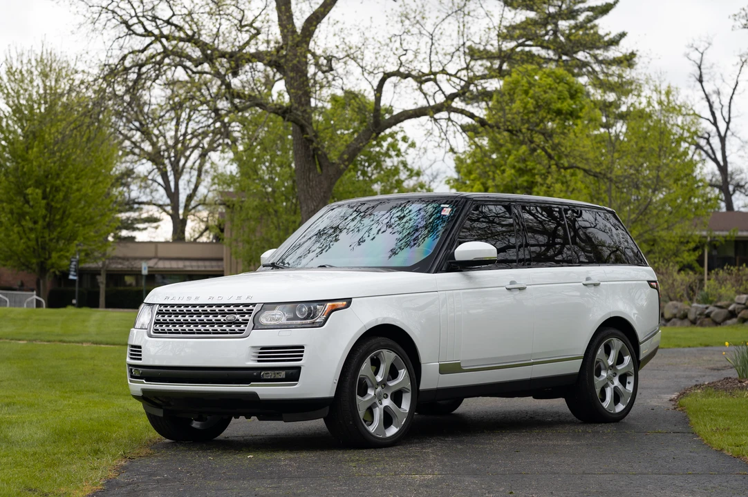2015 Land Rover Range Rover L405 - Image 2 of 31