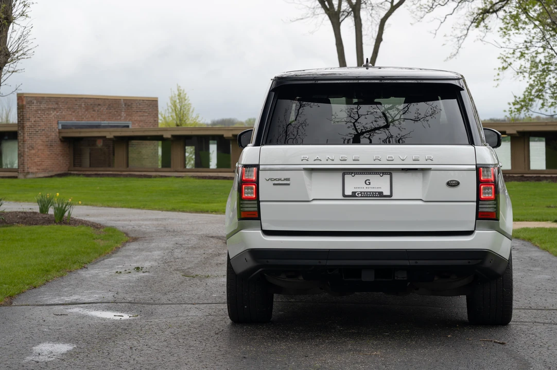 2015 Land Rover Range Rover L405 - Image 19 of 31
