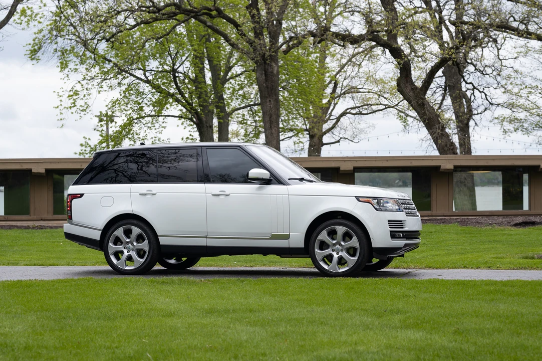 2015 Land Rover Range Rover L405 - Image 24 of 31