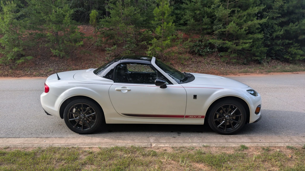 2015 Mazda NC MX-5 Miata - Image 14 of 31