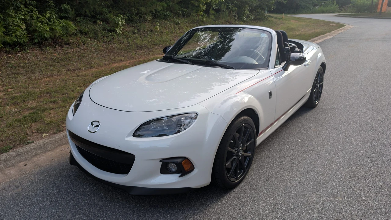 2015 Mazda NC MX-5 Miata - Image 2 of 31