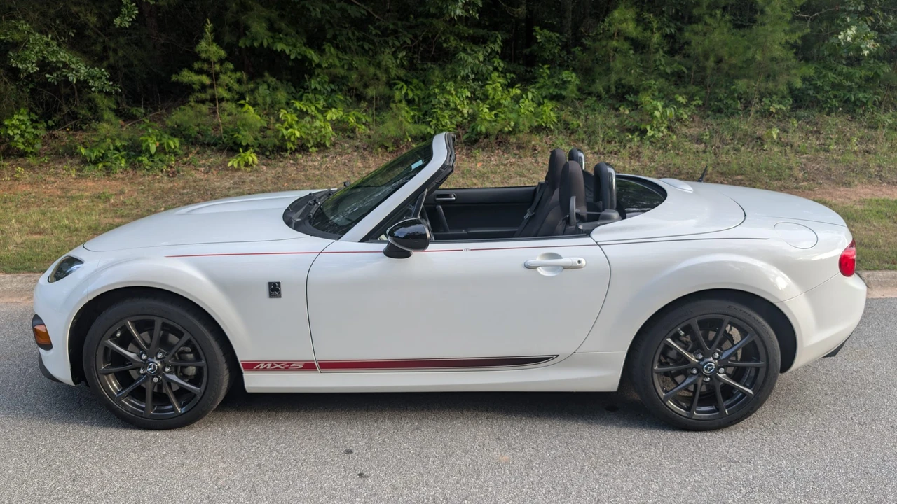 2015 Mazda NC MX-5 Miata - Image 10 of 31