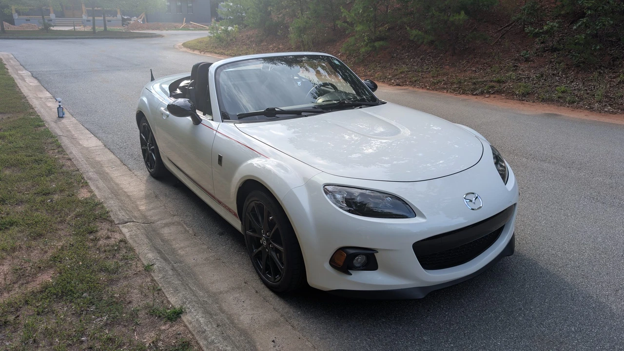 2015 Mazda NC MX-5 Miata - Image 4 of 31