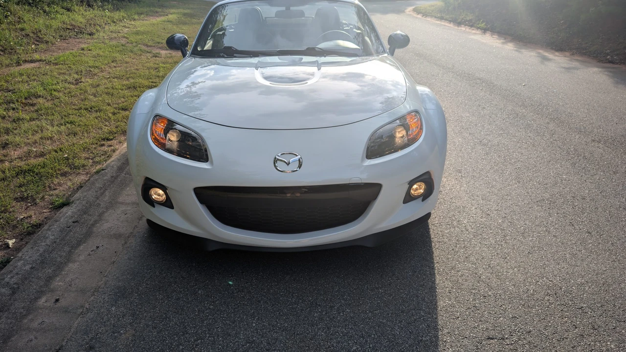 2015 Mazda NC MX-5 Miata - Image 19 of 31