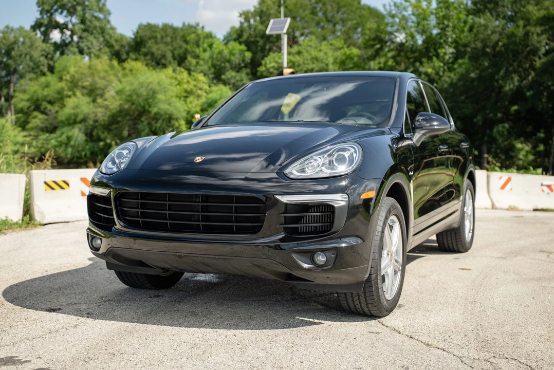 2015 Porsche 958 Cayenne Diesel - Image 2 of 31