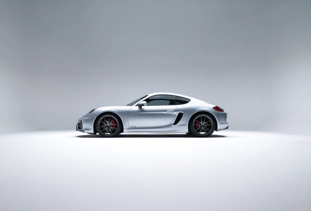 2015 Porsche 981 Cayman GTS - Image 8 of 31