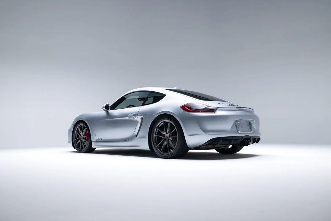 2015 Porsche 981 Cayman GTS - Image 15 of 31