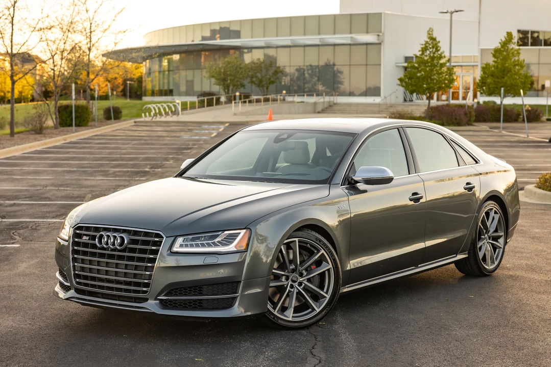 2017 Audi D4 S8 - Image 2 of 31