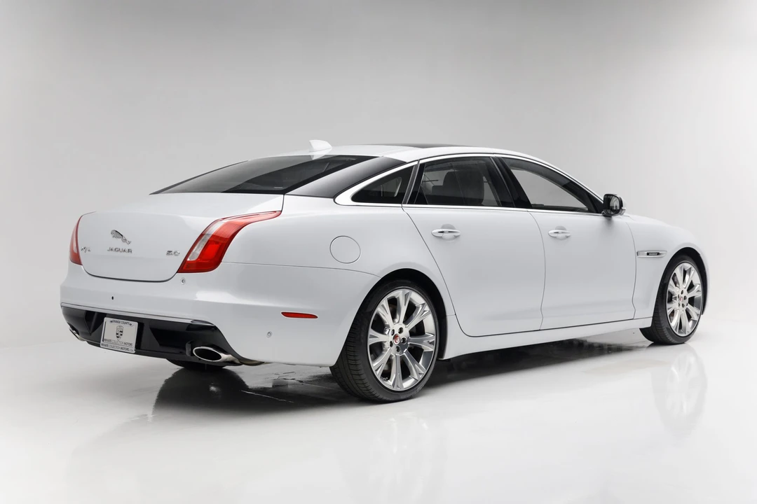 2017 Jaguar X351 XJ - Image 7 of 31
