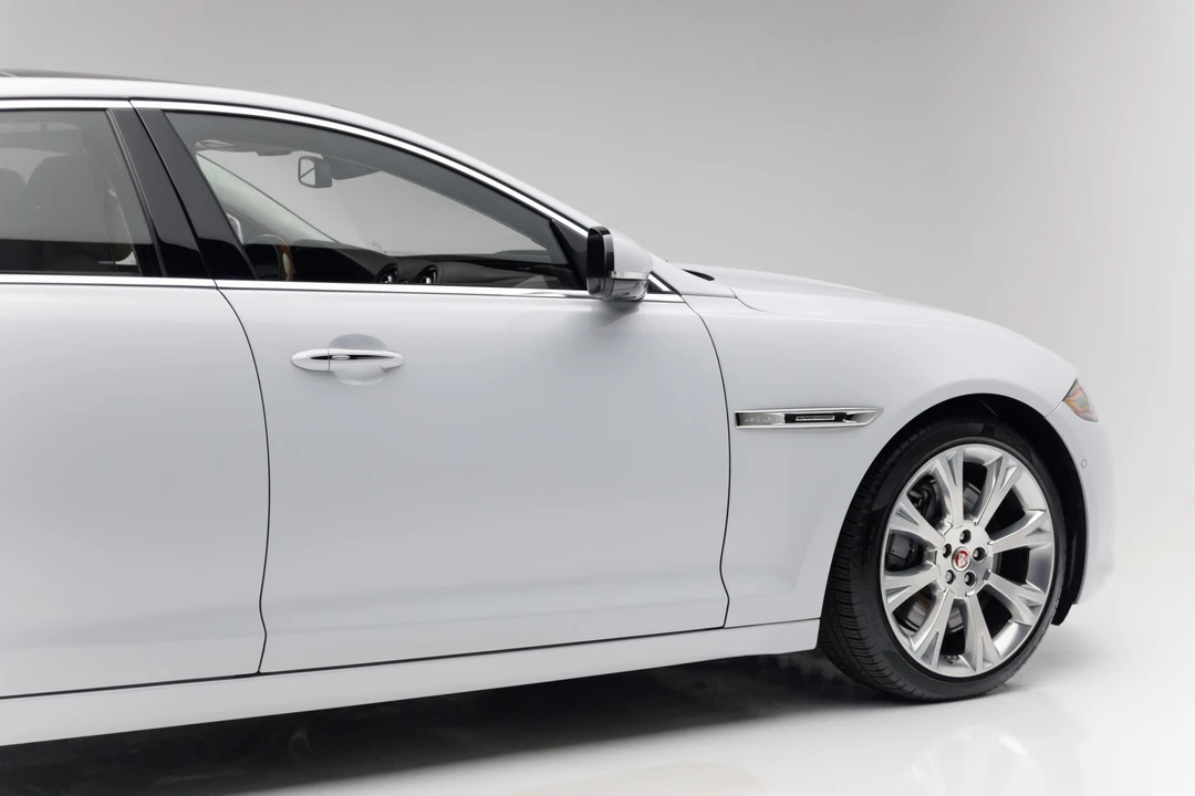 2017 Jaguar X351 XJ - Image 16 of 31