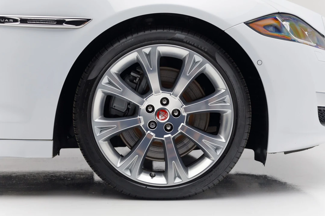 2017 Jaguar X351 XJ - Image 29 of 31