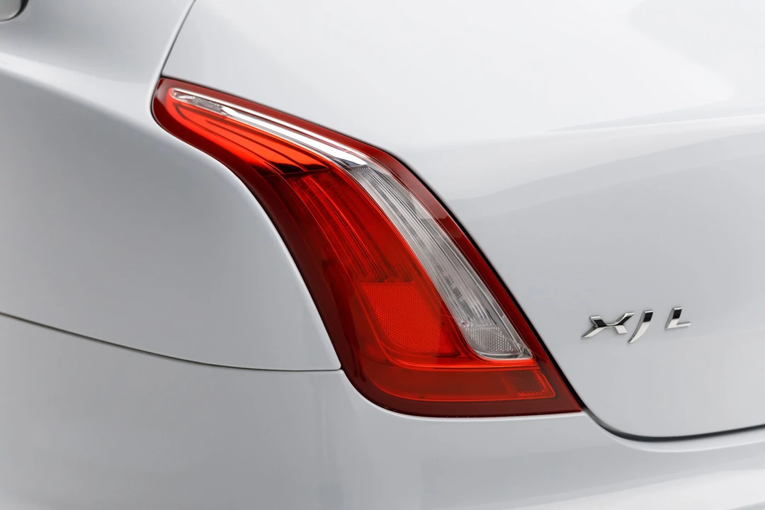 2017 Jaguar X351 XJ - Image 24 of 31