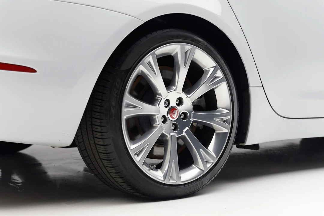 2017 Jaguar X351 XJ - Image 31 of 31