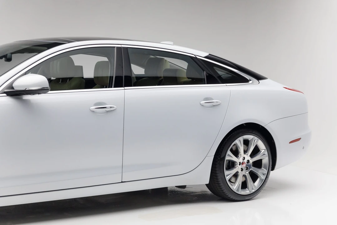 2017 Jaguar X351 XJ - Image 12 of 31