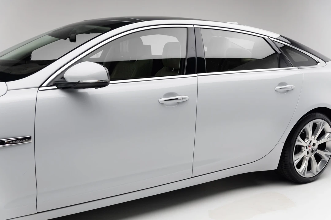2017 Jaguar X351 XJ - Image 11 of 31