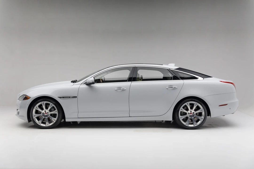 2017 Jaguar X351 XJ - Image 4 of 31