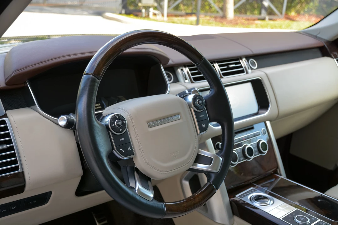 2017 Land Rover Range Rover L405 - Image 5 of 7