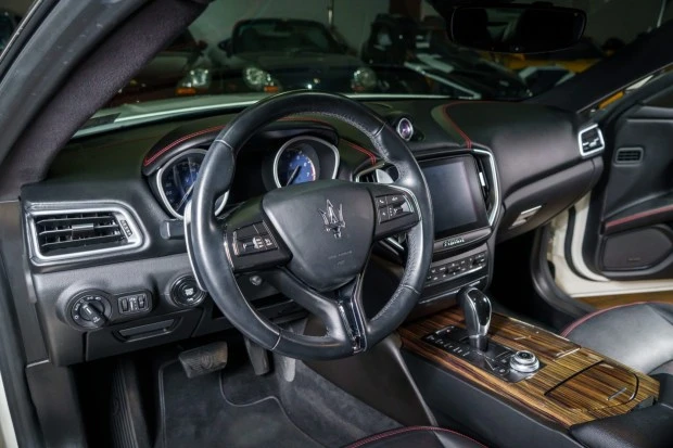 2018 Maserati Ghibli 3rd Gen - Image 5 of 7