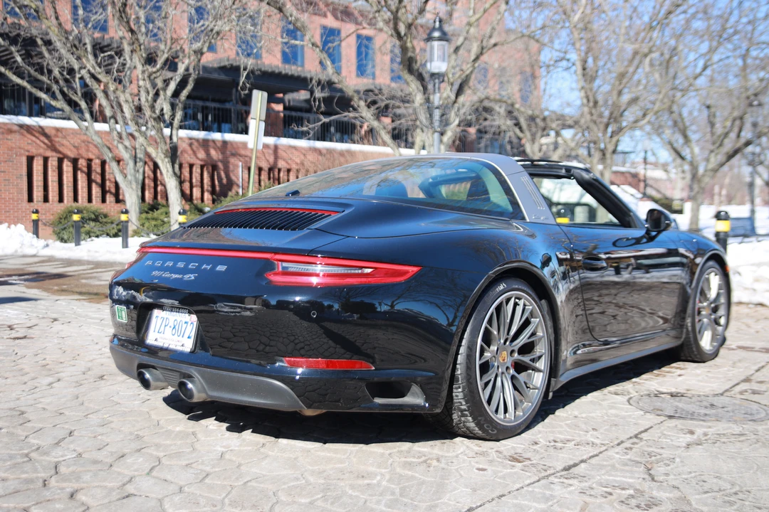 2019 Porsche 991 Targa 4 & 4S - Image 17 of 31