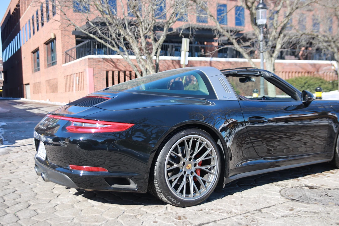 2019 Porsche 991 Targa 4 & 4S - Image 19 of 31