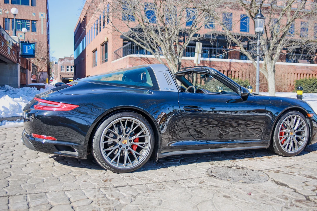 2019 Porsche 991 Targa 4 & 4S - Image 22 of 31