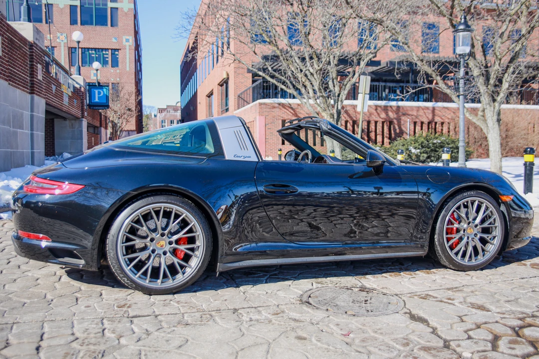 2019 Porsche 991 Targa 4 & 4S - Image 24 of 31