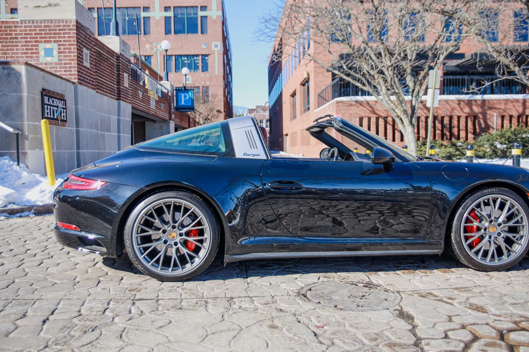 2019 Porsche 991 Targa 4 & 4S - Image 25 of 31