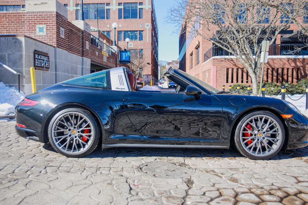 2019 Porsche 991 Targa 4 & 4S - Image 26 of 31