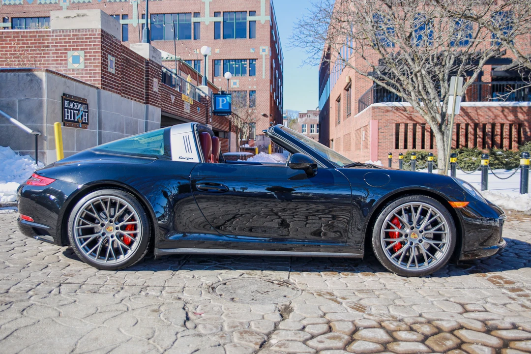 2019 Porsche 991 Targa 4 & 4S - Image 27 of 31