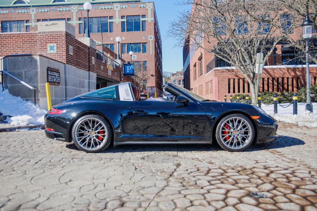 2019 Porsche 991 Targa 4 & 4S - Image 28 of 31