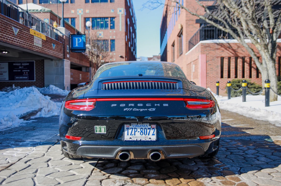 2019 Porsche 991 Targa 4 & 4S - Image 15 of 31