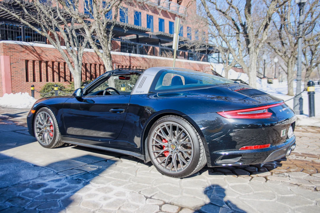 2019 Porsche 991 Targa 4 & 4S - Image 10 of 31