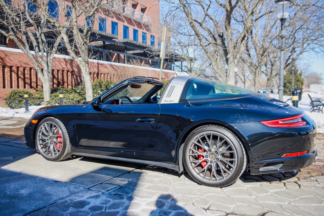 2019 Porsche 991 Targa 4 & 4S - Image 9 of 31