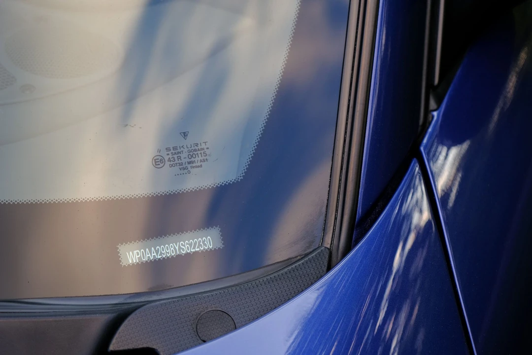 2000 Porsche 996 Carrera - Image 18 of 31