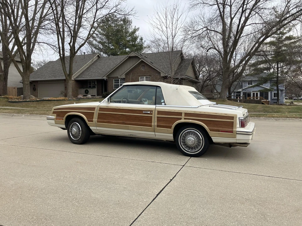 1985 Chrysler LeBaron - Image 9 of 31
