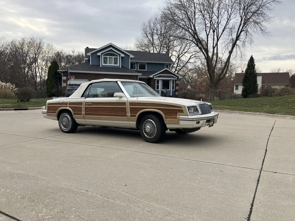 1985 Chrysler LeBaron - Image 3 of 31
