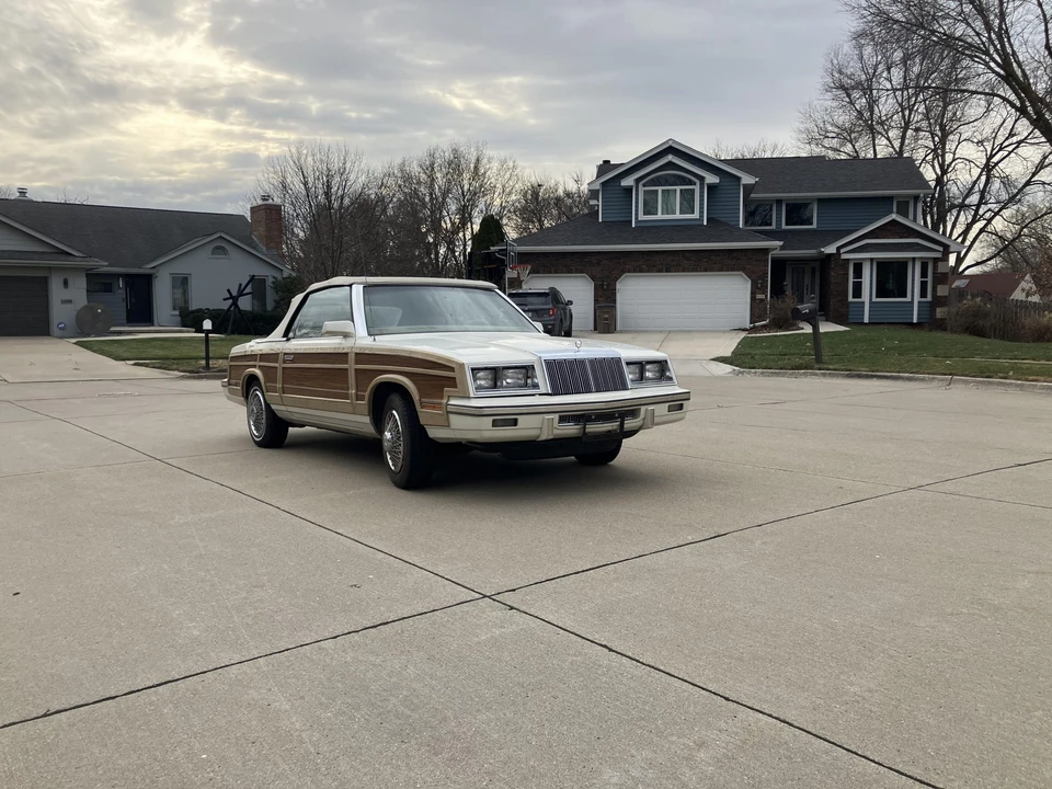 1985 Chrysler LeBaron - Image 2 of 31