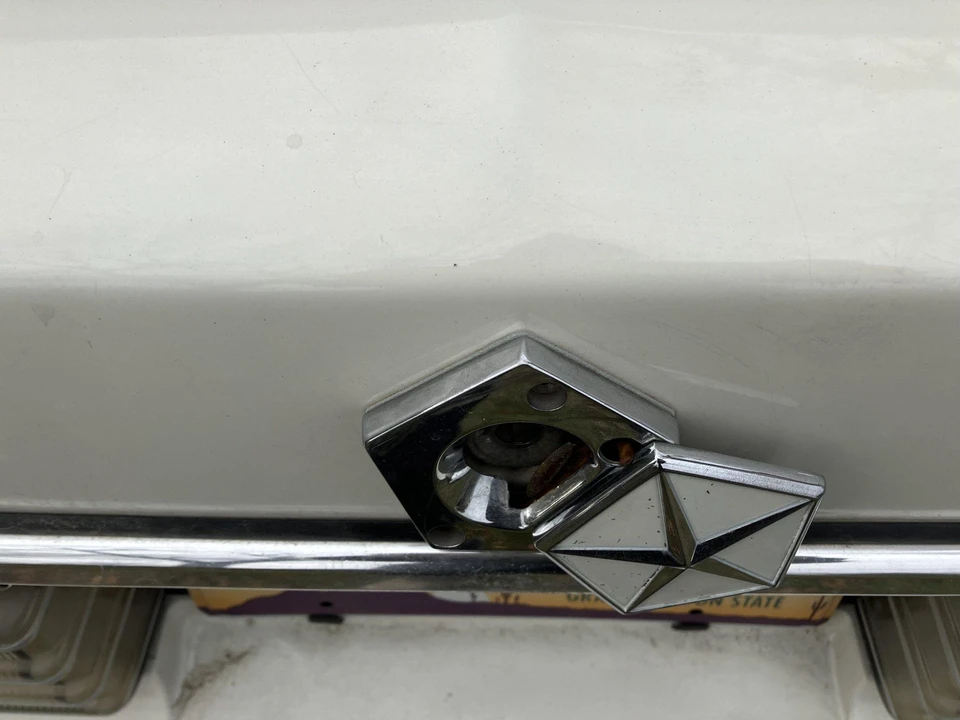 1985 Chrysler LeBaron - Image 29 of 31
